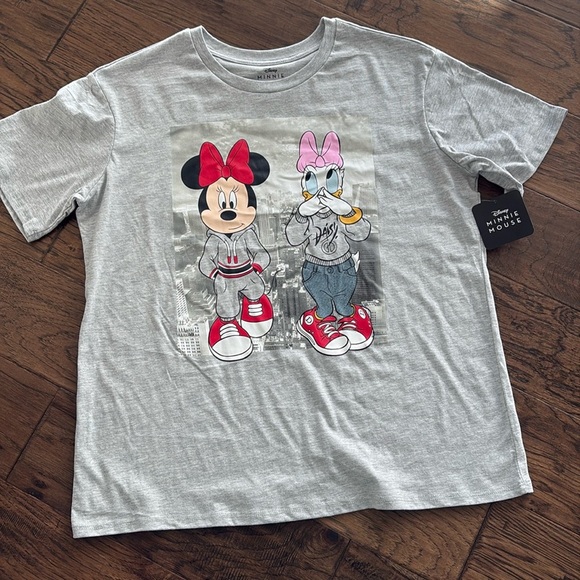 NWT Minnie Mouse and Daisy Duck Tshirt - Picture 1 of 3